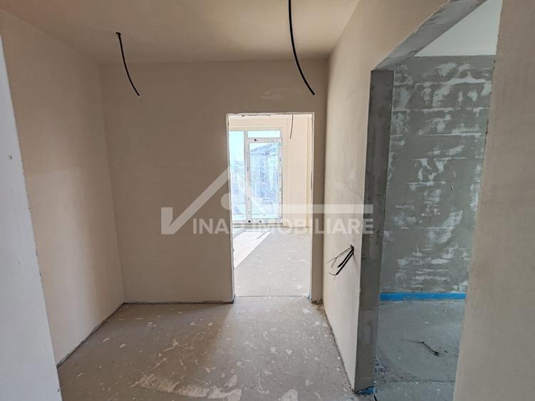 Apartament cu 2 camere semidecomandat în Mărăști