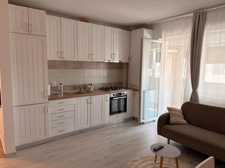 Apartament cu 3 camere decomandat în Chiajna