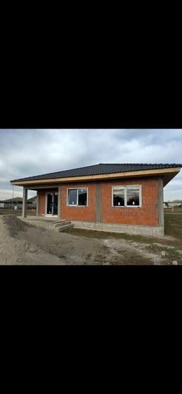 Casă cu 3 camere în Exterior Vest