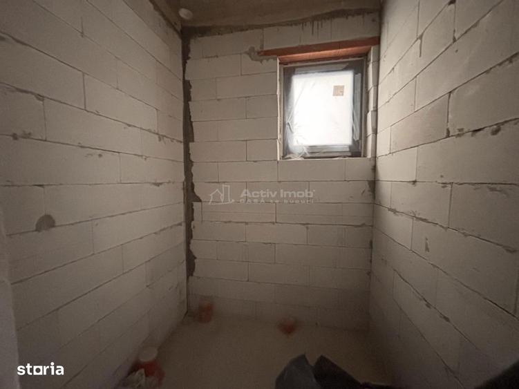 Casă cu 5 camere cu Teren 255 Mp în Cantemir