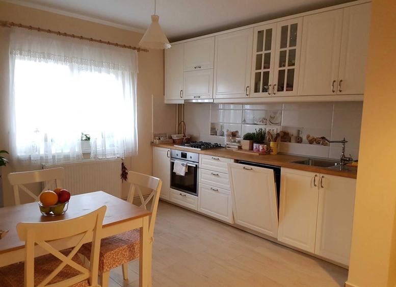 Apartament cu 2 camere decomandat în 13 Septembrie