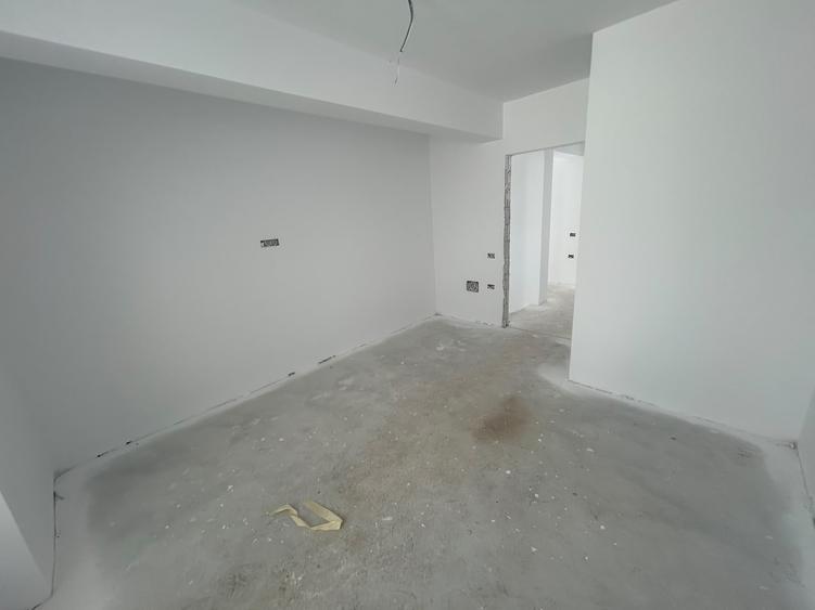Apartament cu 3 camere decomandat în Berceni