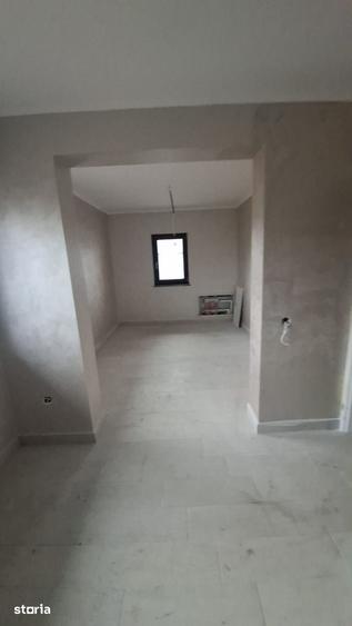 Casă cu 3 camere cu Teren 500 Mp în Păcurari