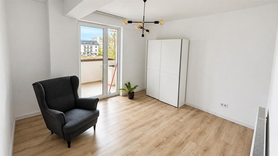Apartament cu 3 camere decomandat în Exterior Sud