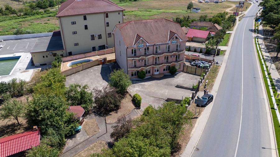 Spațiu comercial, de 599 mp, în Sânmartin