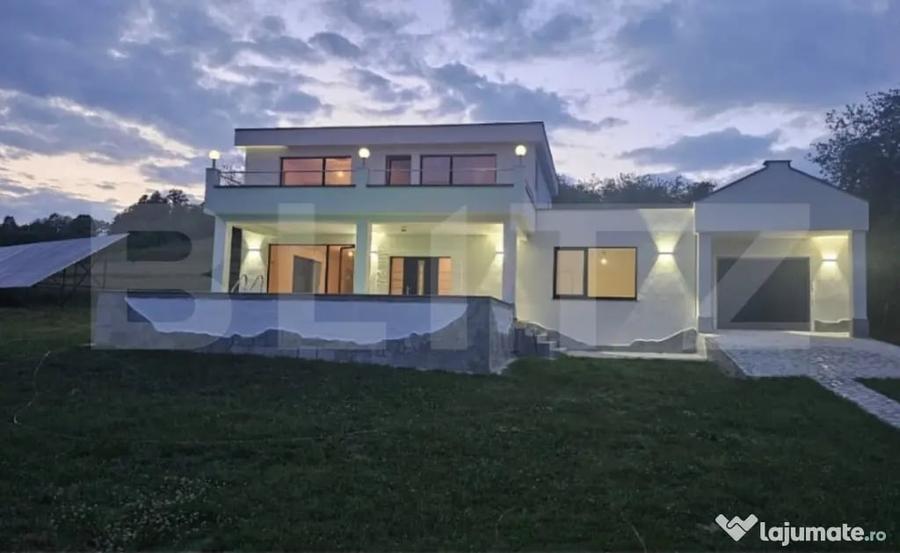 Casă cu 5 camere cu Teren 3200 Mp în Luncoiu de Sus