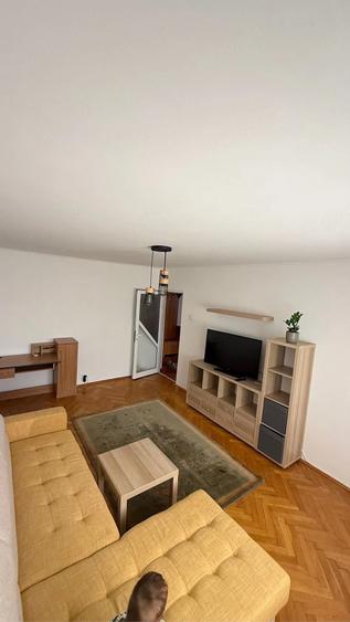 Apartament cu 2 camere decomandat în Nicolina