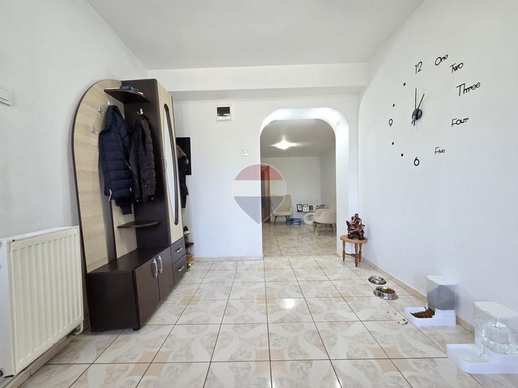 Casă cu 4 camere cu Teren 320 Mp în Central