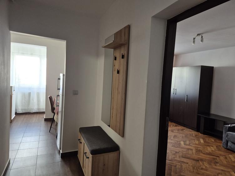 Garsonieră decomandată în Central