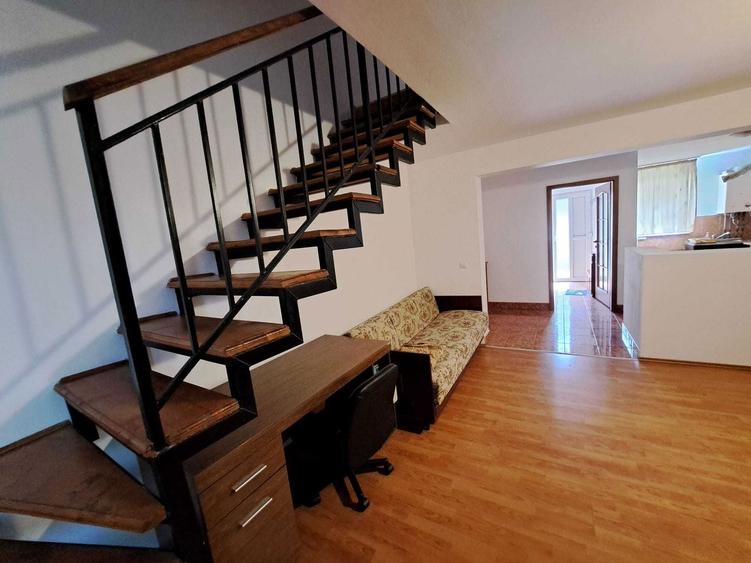 Casă cu 3 camere în Florești