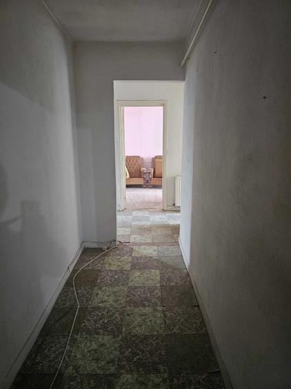 De vanzare Apartament 3 camere,etaj 1,zona Ion Creanga - 4