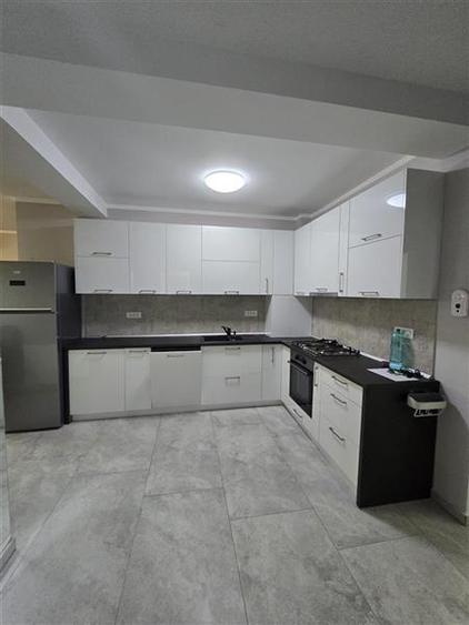 Apartament cu 2 camere decomandat, mobilat în Dumbrăvița