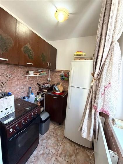 Garsonieră decomandată în Valenta
