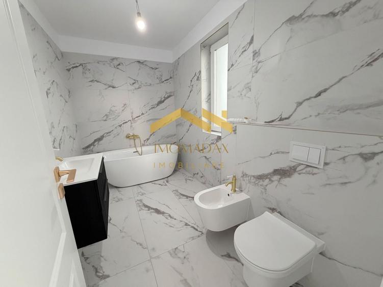 Duplex cu 4 camere cu Canalizare în Remetea Mare