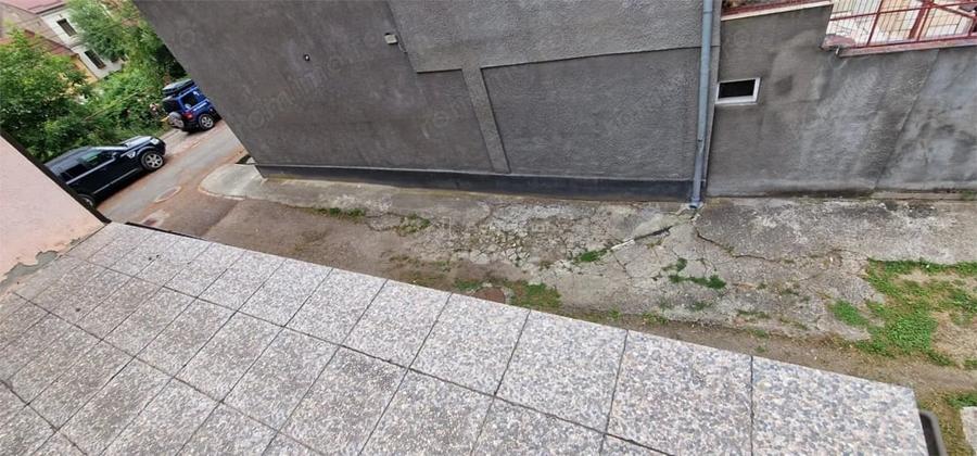 Casă cu 5 camere cu Teren 155 Mp în Muncitoresc