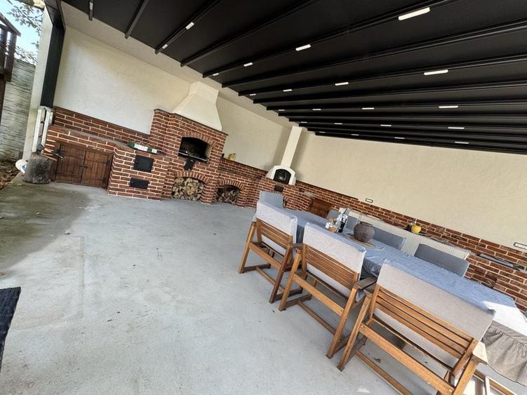 Casă cu 4 camere în Mărăcineni