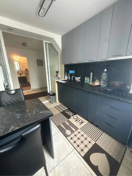 Apartament cu 4 camere decomandat în Central