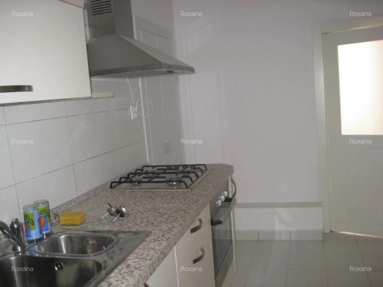 Apartament cu 6 camere decomandat, mobilat în Calea Victoriei