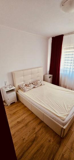 Apartament cu 2 camere decomandat, mobilat în Titan