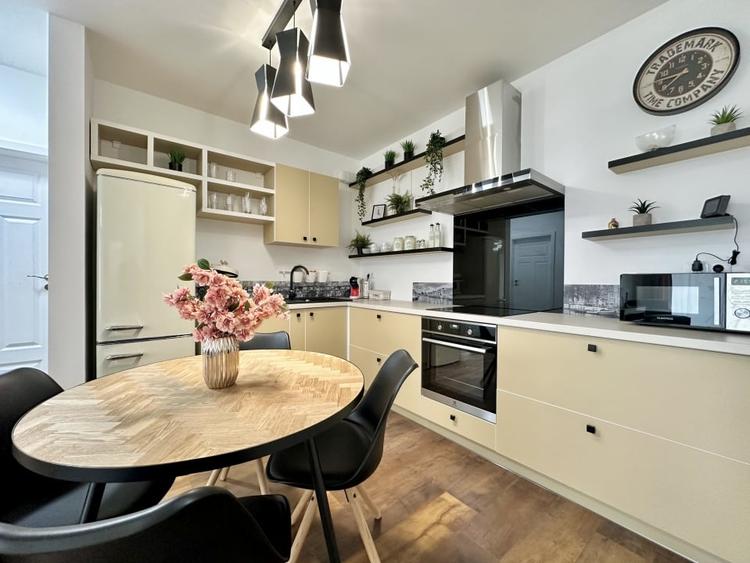 Apartament cu 2 camere semidecomandat, mobilat în Zorilor