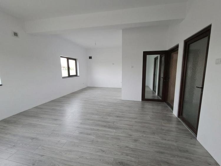 Casă cu 3 camere în Mihail Kogălniceanu