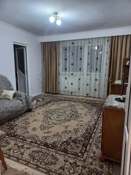 Apartament cu 2 camere decomandat în Craiovei