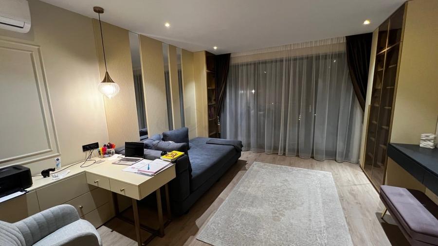 Penthouse cu 5 camere decomandat, mobilat în Iancu Nicolae