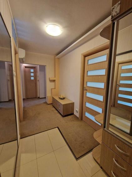 Apartament cu 3 camere decomandat în Virtuții