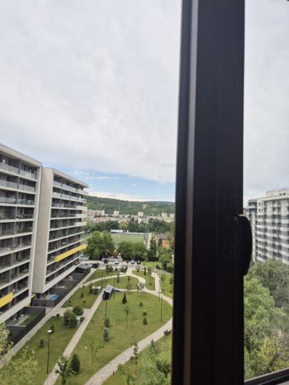 Apartament cu 4 camere decomandat în Plopilor — fotografia 1
