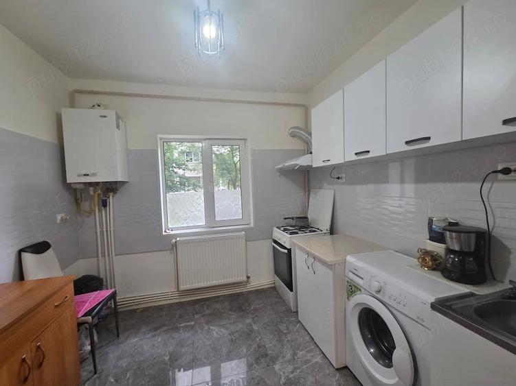 Apartament cu 3 camere decomandat în Mircea cel Bătrân