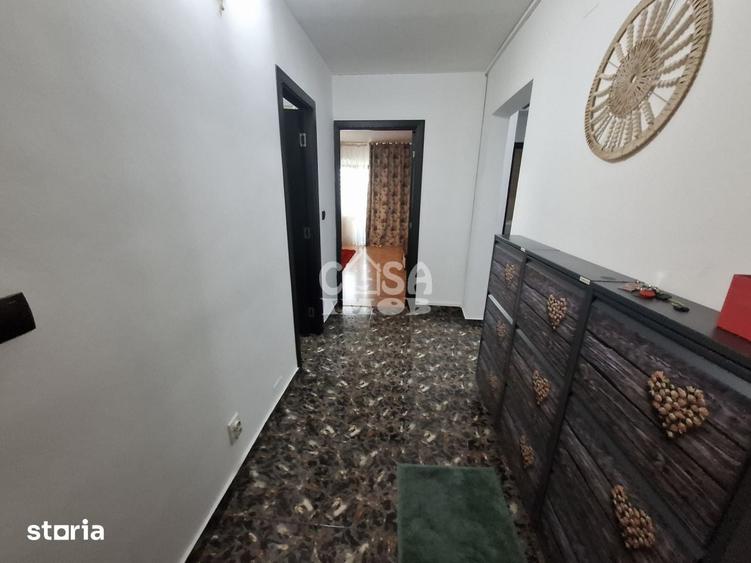 Apartament cu 3 camere în Micro 2