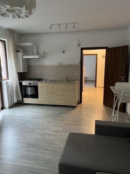 Apartament cu 2 camere semidecomandat în Ghencea