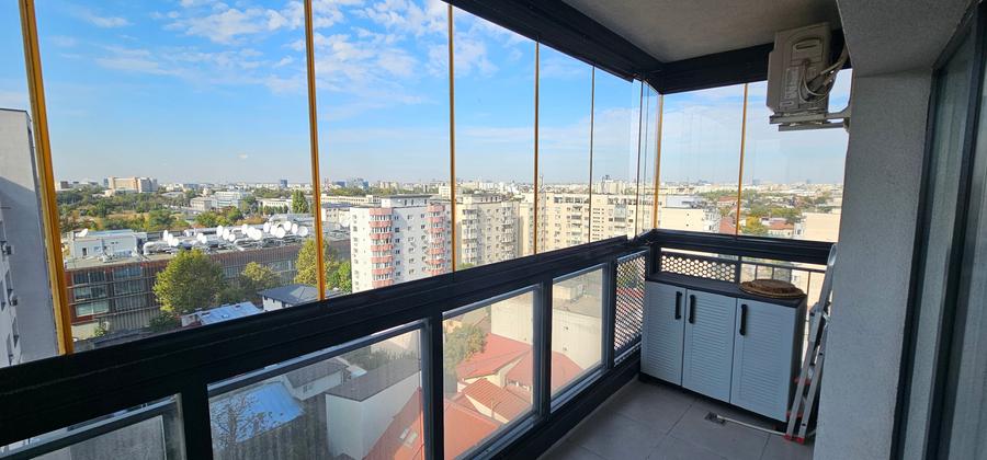 Apartament cu 3 camere semidecomandat în Panduri