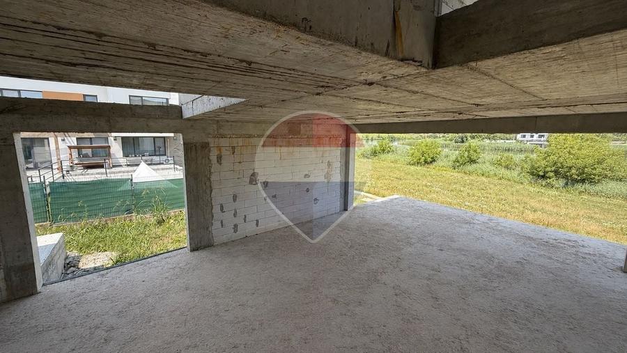Casă individuală cu 5 camere cu Teren 420 Mp în Corbeanca