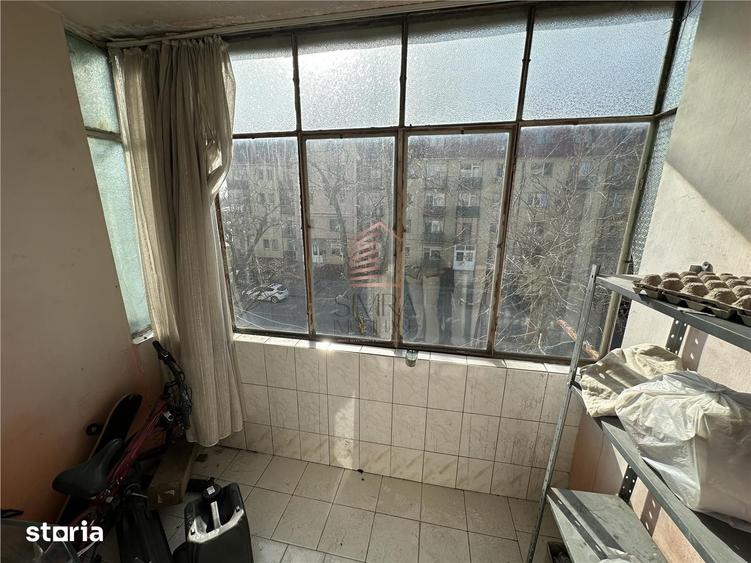 Apartament cu 3 camere semidecomandat în Central