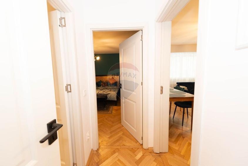 Apartament cu 3 camere, mobilat în 1 Mai