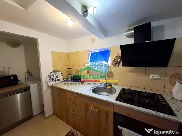 Casă cu 4 camere cu Teren 2428 Mp în Central