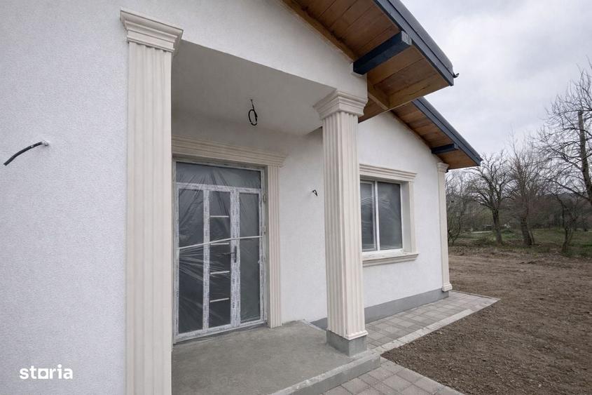 Casă cu 3 camere cu Teren 420 Mp în Tomești