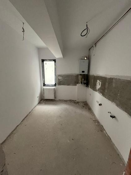 Apartament cu 3 camere decomandat în Fundeni