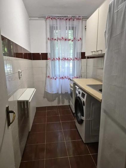 Garsonieră decomandată în Brâncoveanu