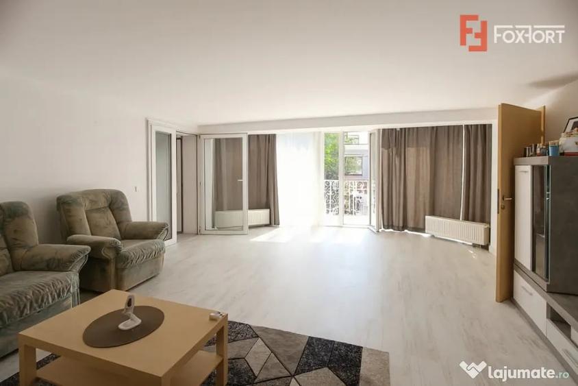 Apartament cu 3 camere semidecomandat în Girocului