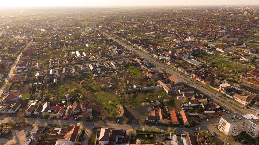 Teren Construcții intravilan de 1811 mp, în Aradul Nou