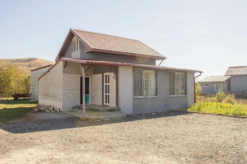 Casă cu Teren 1035 Mp în Căianu