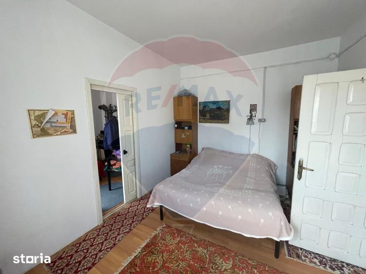 Casă cu 3 camere cu Teren 500 Mp în Central