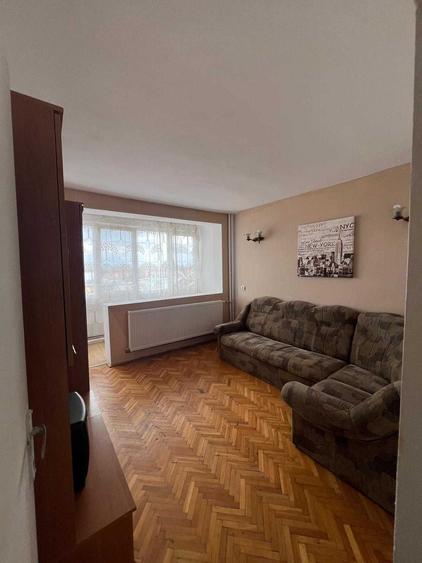 Apartament cu 2 camere decomandat în Romanilor