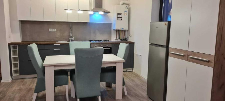 Apartament cu 2 camere decomandat în Giroc