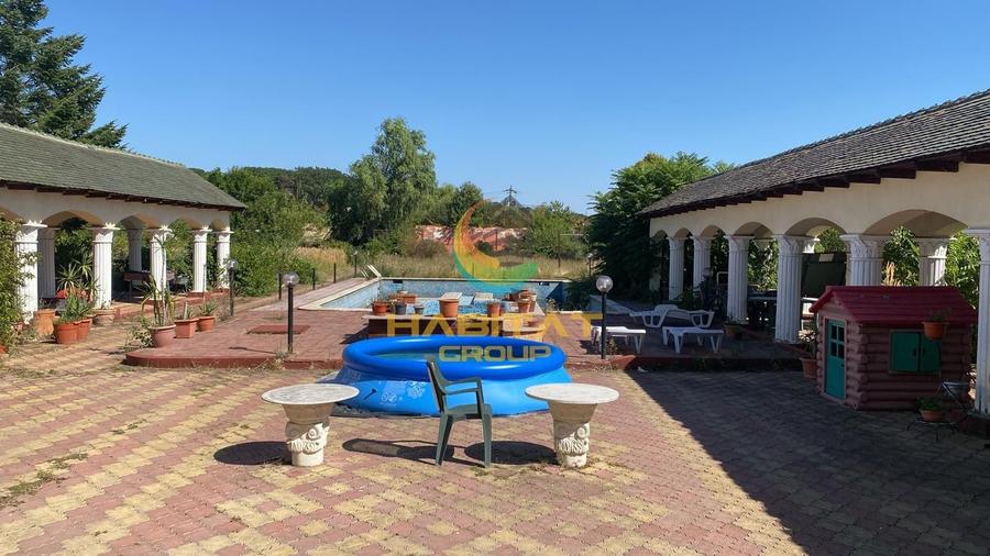 Casă individuală cu 10 camere cu Canalizare în Ciolpani