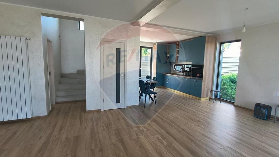 Casă cu 4 camere cu Teren 321 Mp în Port