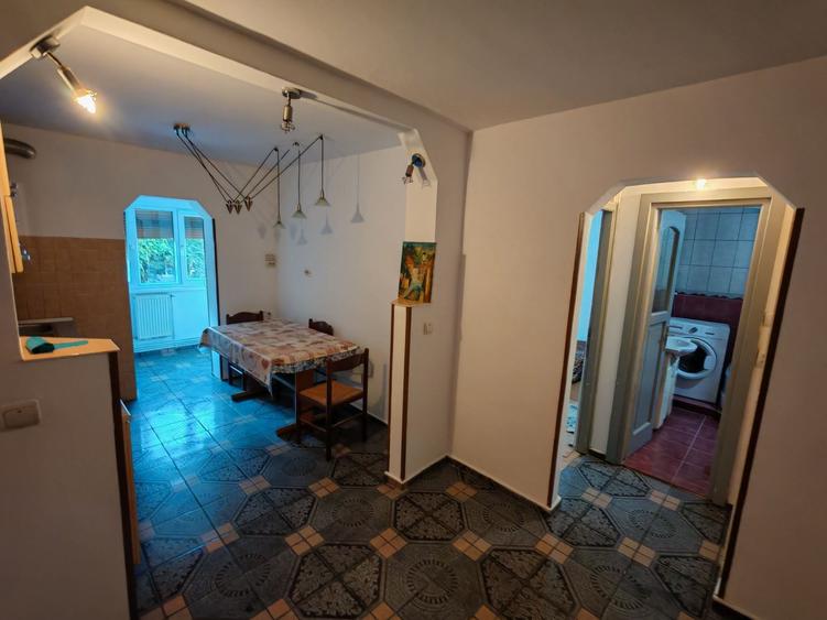 Apartament cu 2 camere decomandat în Cetate