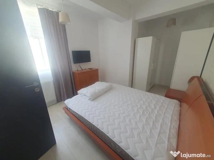 Apartament cu 3 camere semidecomandat în Central